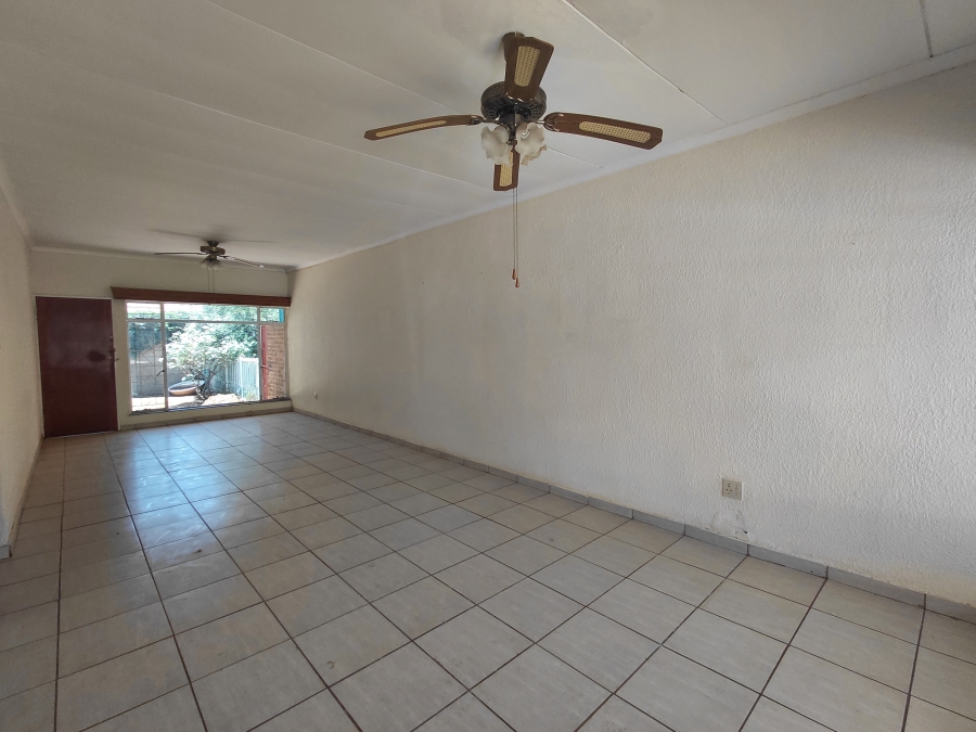 To Let 2 Bedroom Property for Rent in Meiringspark North West
